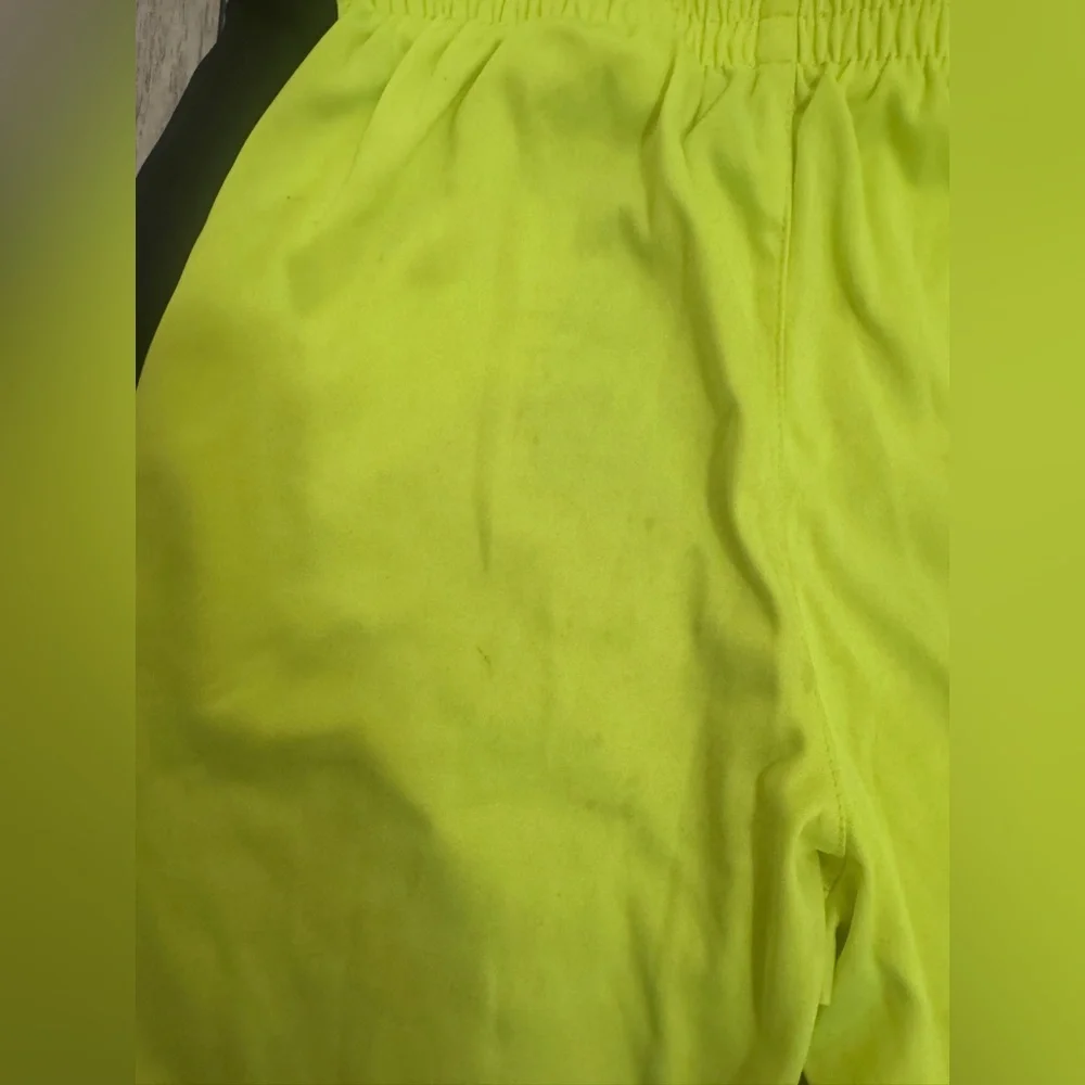 Hurley Black T-Shirt and Neon Yellow Shorts Set